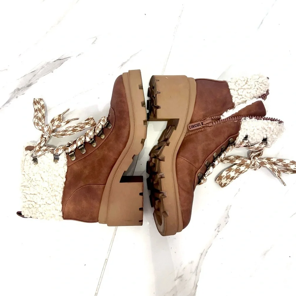 Circus by Sam Edelman Sambert‎ Dark Camel Brown and Cream Winter Boots 9